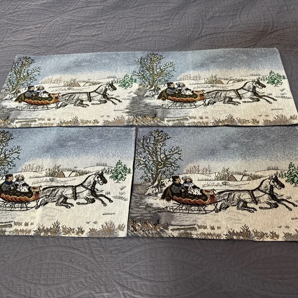 Tapestry Victorian-inspired Winter Sleigh Ride 2‎ Placemats + Runner Snow Scene